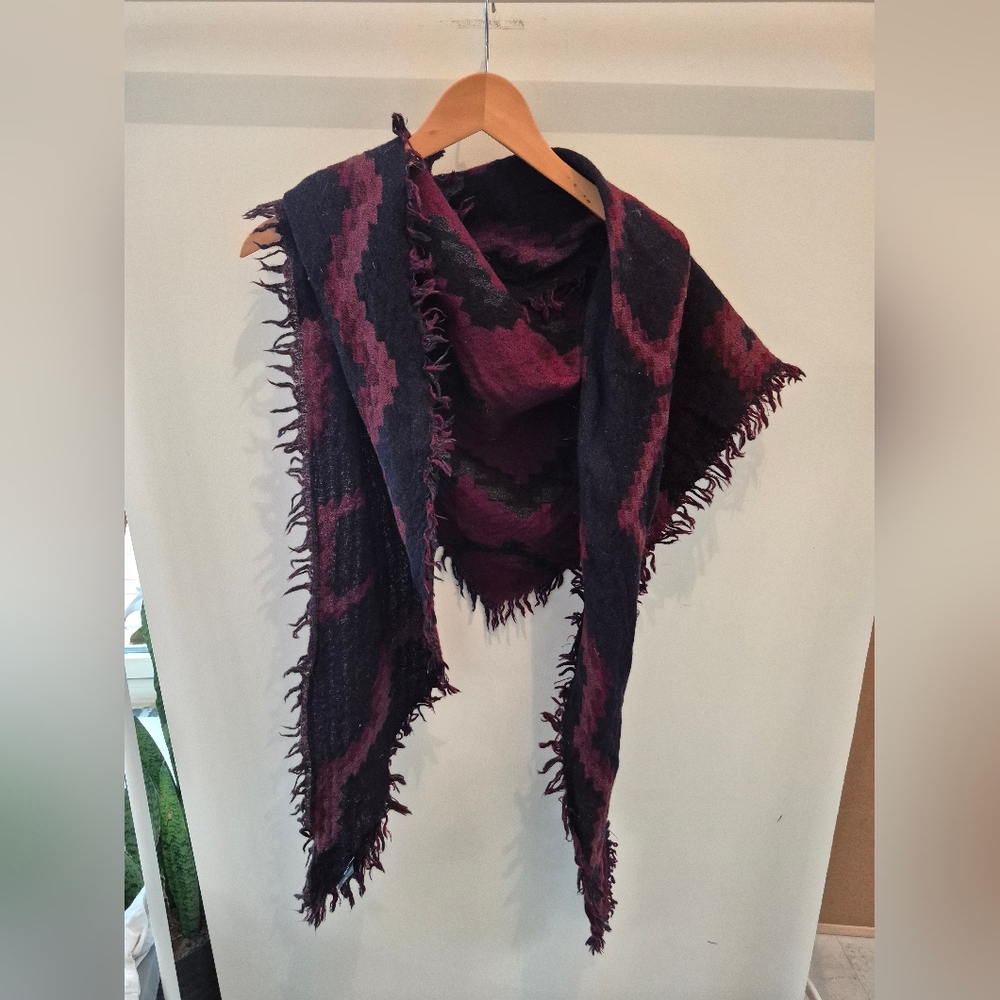 Aritzia Wilfred 100% Wool Triangle Scarf